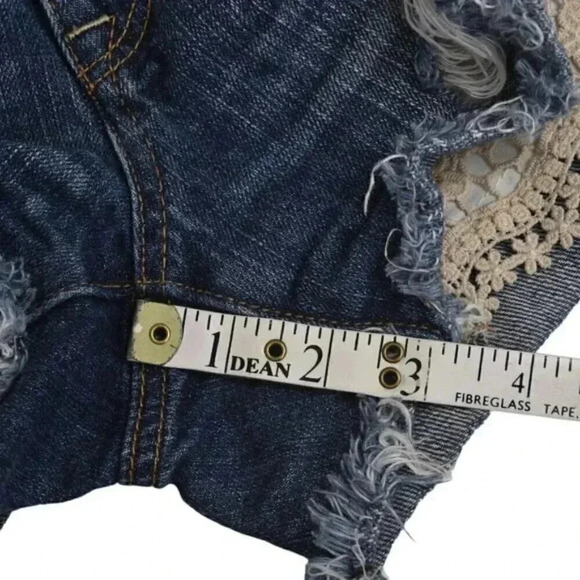 American Eagle Festival High Rise Jean  Shorts Embroidery Distressed Size 2 - Picture 11 of 13